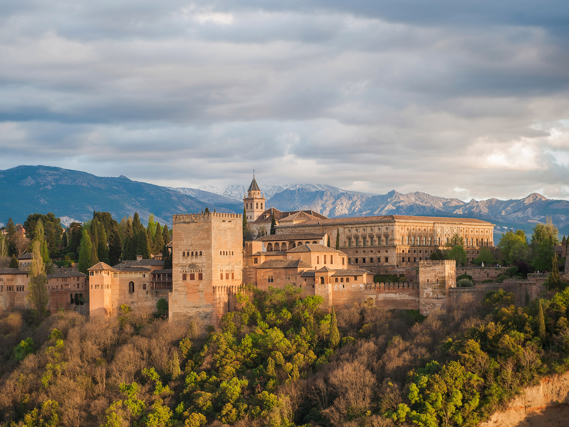 Grenada - Experience the Andalusian dream in Granada by discovering the Alhambra Palace and the Albaicín district.