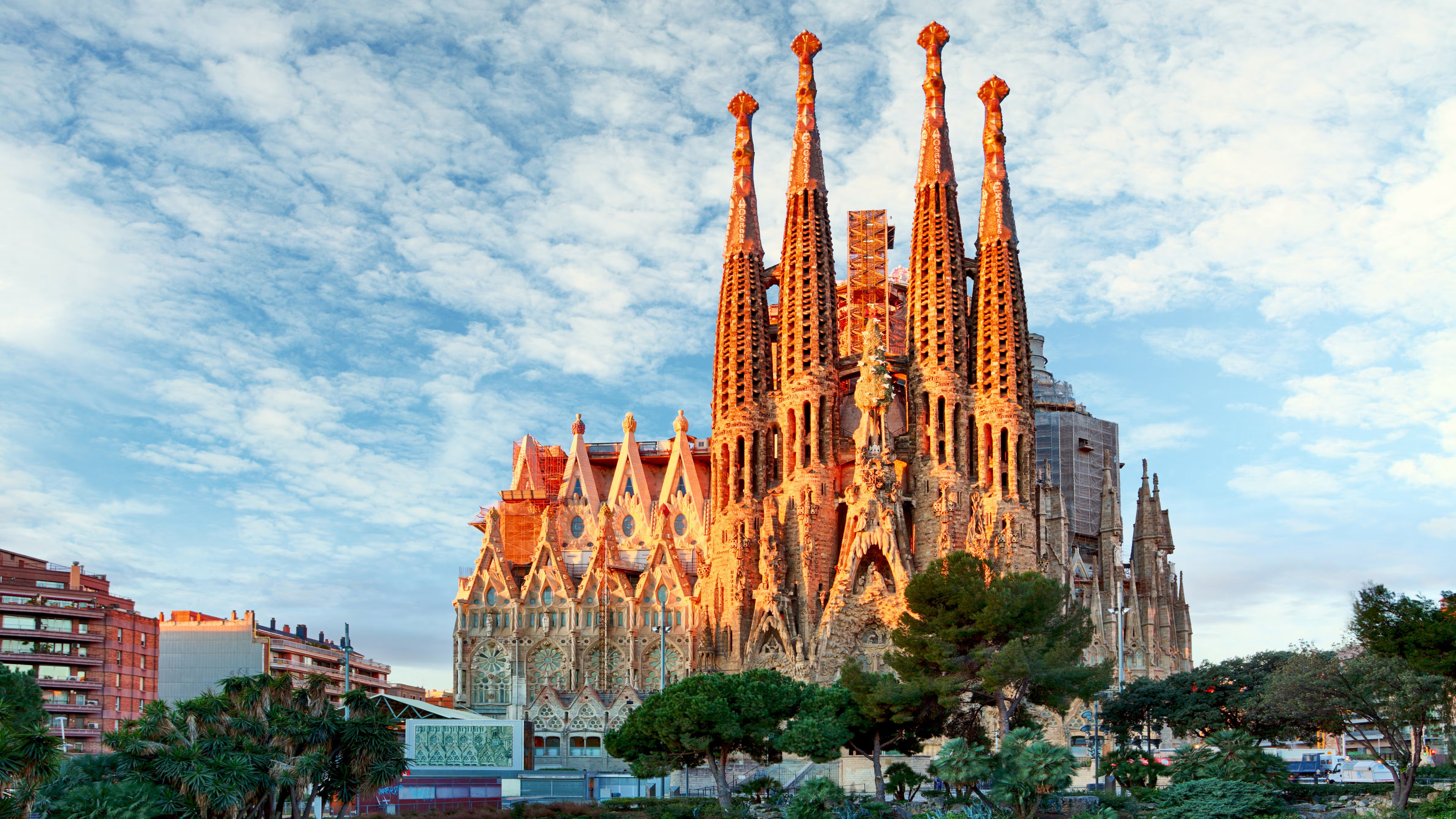 Explore Spain, a sunny world where history, vibrant culture, and the joy of living promise you an unforgettable experience.