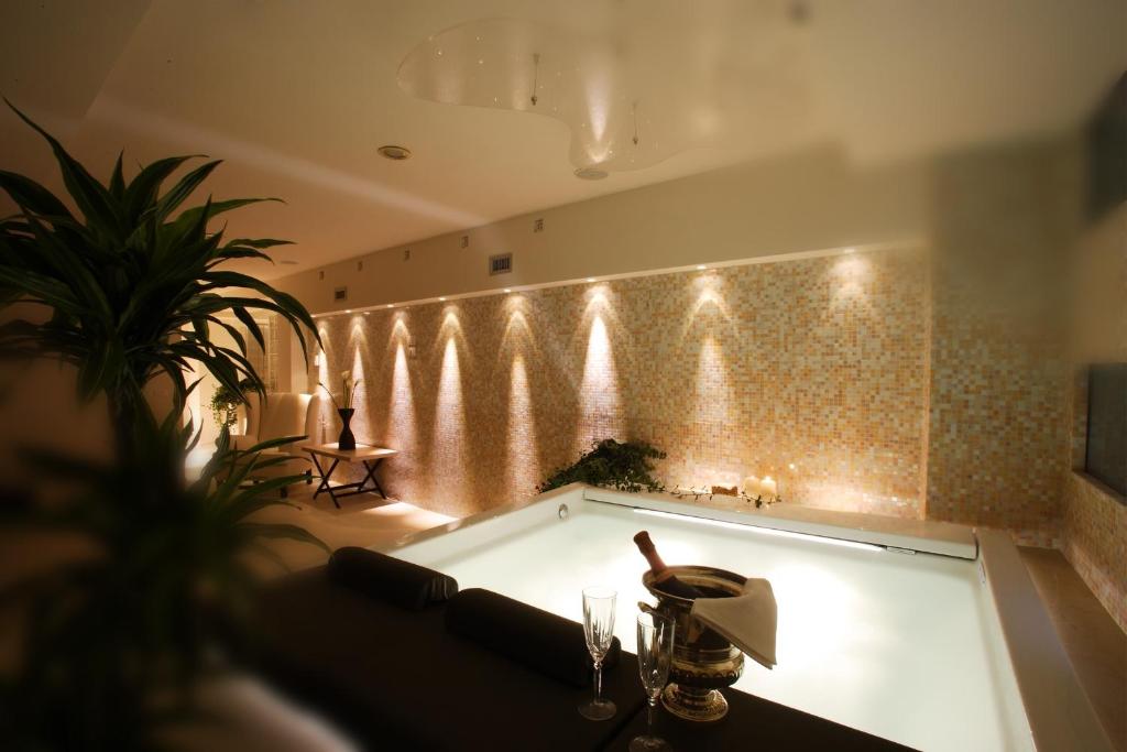 Ponte Vecchio Suites & Spa, Florence