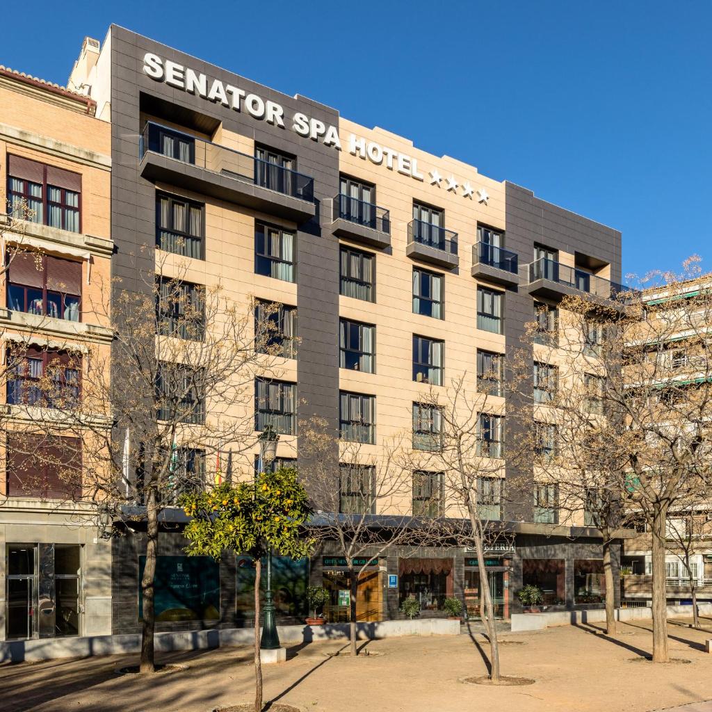 Senator Granada, Granada