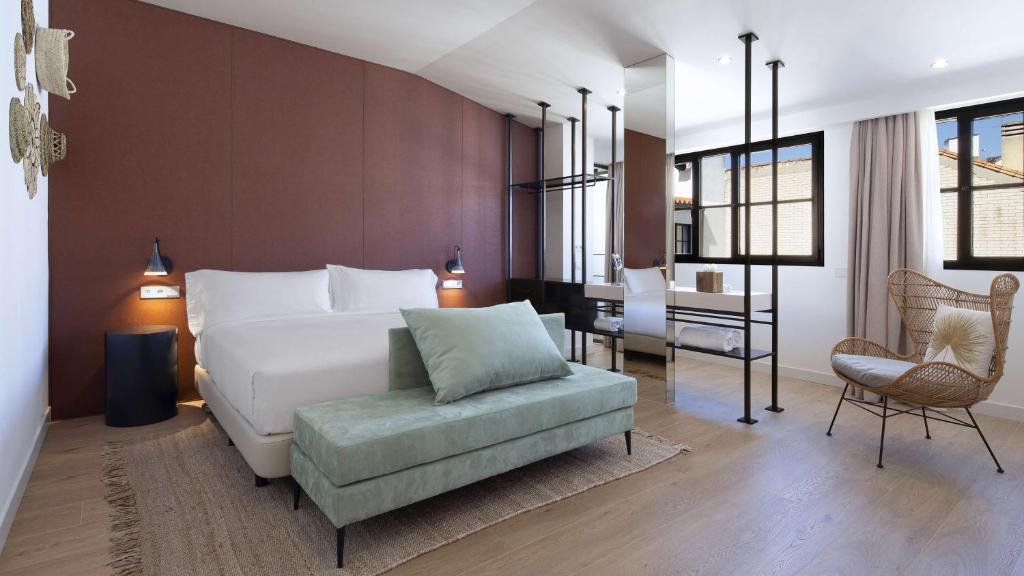 Atocha Hotel Madrid, Tapestry Collection by Hilton, Madrid