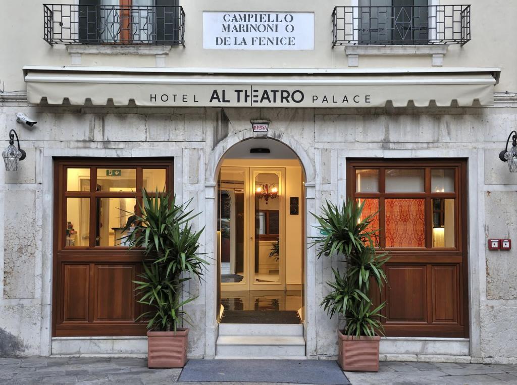 Al Theatro Palace, Venice