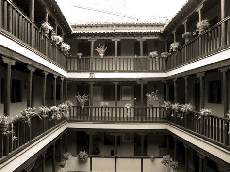 Corrala de Santiago, A historical courtyard residence.