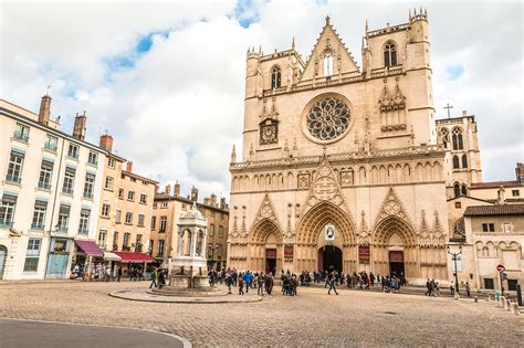 Lyon Cathedral (Cathédrale Saint-Jean-Baptiste), A Gothic cathedral with an astronomical clock.