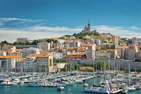 Le Panoramique, Une roue panoramique offrant une vue sur Marseille.