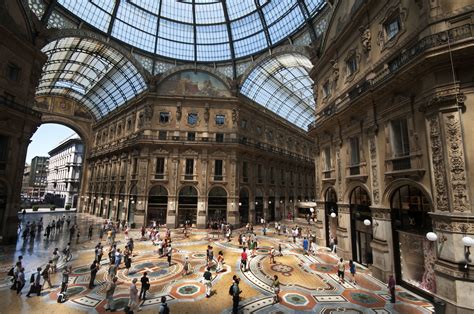 Galleria Vittorio Emanuele II, An elegant 19th-century shopping arcade.