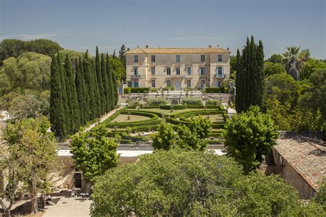 Château de Flaugergues, A historical château with beautiful gardens and vineyards.