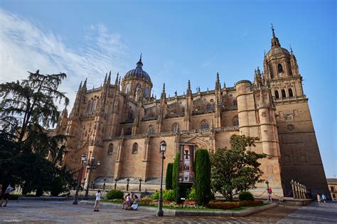 New Cathedral, A Gothic-Baroque cathedral built between the 16th and 18th centuries.