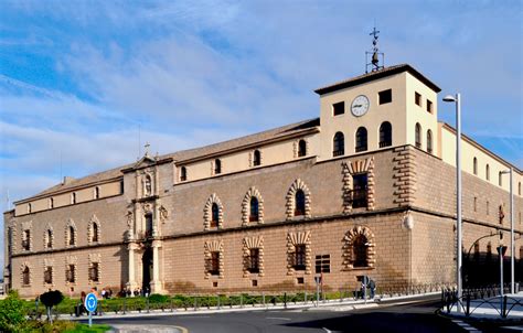 Hospital of Tavera, A Renaissance-style building with a museum and church.