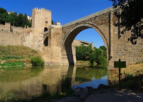 Bridge of Alcántara, An ancient Roman bridge crossing the Tagus River.